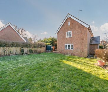4 bedroom detached house to rent - Photo 3