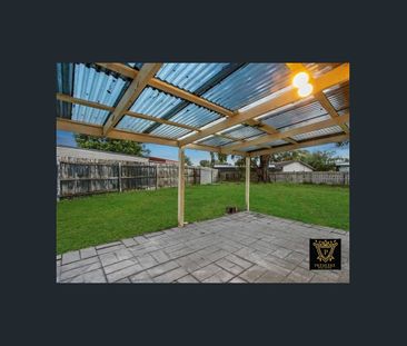 Family Home in Central Cranbourne!! - Photo 4