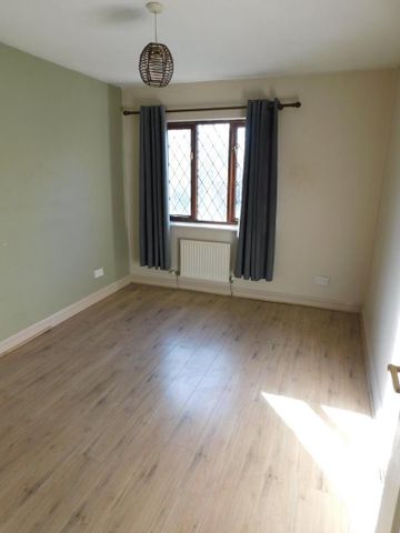 5 bedroom detached house to rent - Photo 3