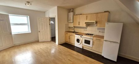 1 bedroom flat to rent - Photo 2