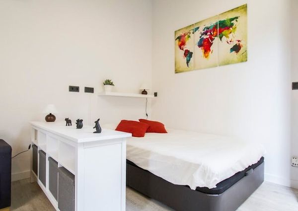 Calle Miguel Yuste, Madrid, Community of Madrid 28037