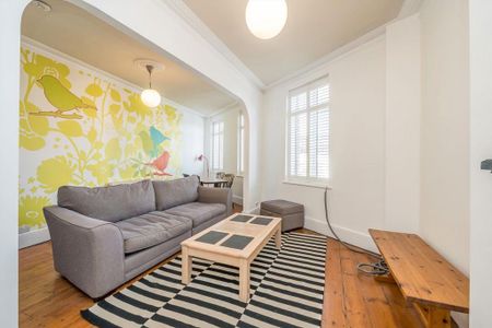 2 bedroom flat to rent - Photo 2