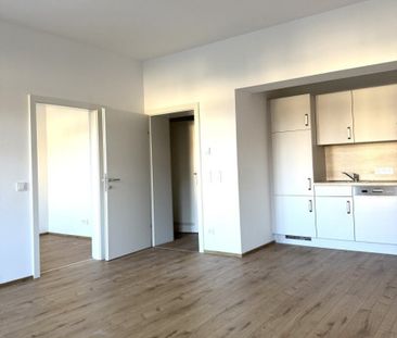 Erstbezug nach Sanierung! Modernisierte 2-Zimmer-Wohnung in Mürzzus... - Photo 1