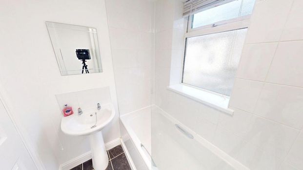 3 bedroom terraced house to rent - Photo 1