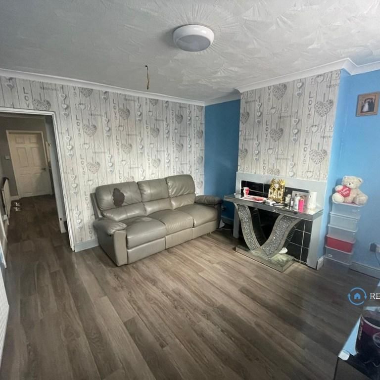 2 bedroom terraced house to rent - Photo 1