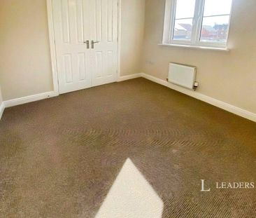 2 bedroom semi-detached house to rent - Photo 5