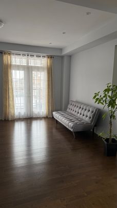 For Lease - 80 Inverness Way, Bradford West Gwillimbury, Ontario - Photo 1