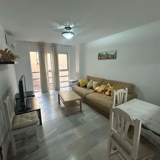 Alquiler de piso en Calle Martínez Maldonado - Photo 1