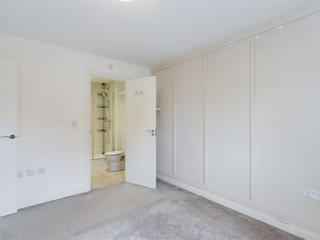 4 bedroom detached house to rent - Photo 3