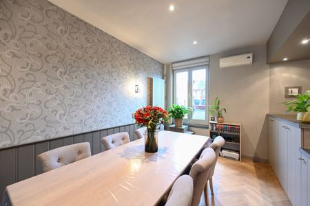 Mooie en gerenoveerde woning in populaire straat te Borgerhout - Photo 3