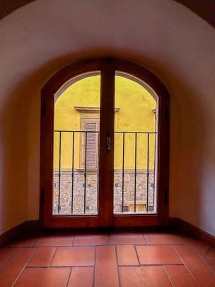 Piazza dei Peruzzi, Florence, Tuscany 50122 - Photo 1