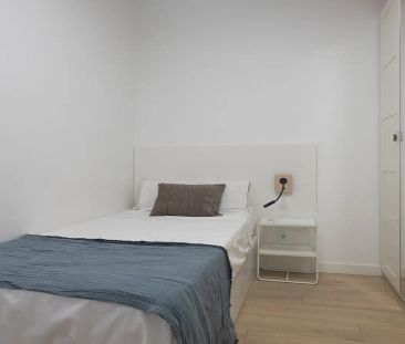 Room in a shared 8-bedroom apartment for rent in Gaztambide - Foto 5