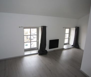 Location Appartement 4 pièces 74m² CHARLIEU 42190 - Photo 5