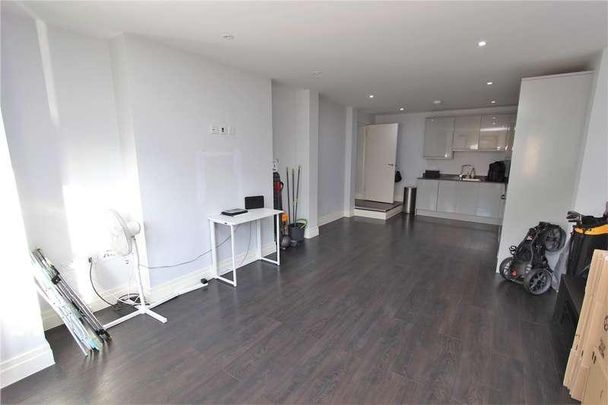 Balmoral Apartments, Valkyrie Road, Westcliff-on-sea, Essex, SS0 - Photo 1