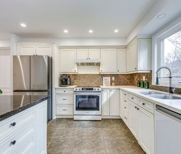 For Lease - 2075 Banbury Crescent, Oakville, Ontario - Photo 6