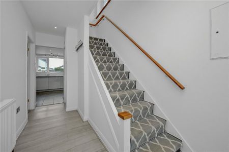 3 bedroom detached house to rent - Photo 2