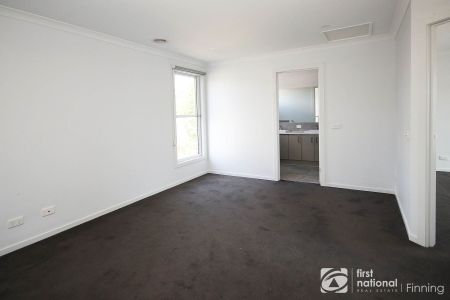 Perfectly Located - Photo 5