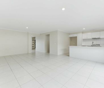 Light & Bright Townhouse! - Photo 2
