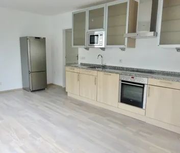 Bildhübsche Terrassenwohnung gleich neben Augarten + U2-Taborstraße, ruhig und sonnig, 4 Zimmer + Wohnküche, 3 Terrassen, Garage mietbar! - Photo 2