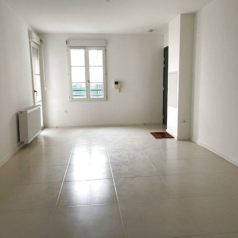 Location Appartement 2 pièces 45m² LA CHAPELLE EN SERVAL 60520 - Photo 1