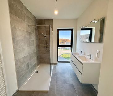 Ruim energiezuinig appartement met 2 slaapkamers - Photo 3