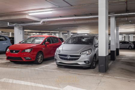 West Green Drive, Crawley, RH11 - Photo 4