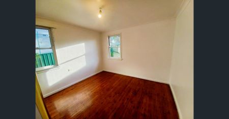 2-Bedroom Home in Vibrant Penrith - Your Peaceful Retreat awaits! - Photo 5