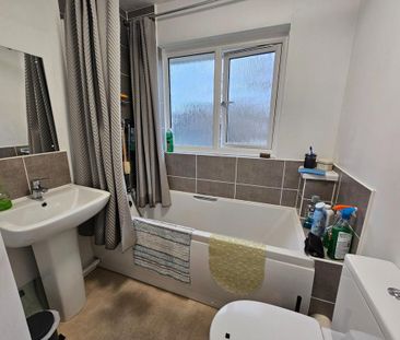 2 bedroom semi-detached house to rent - Photo 5