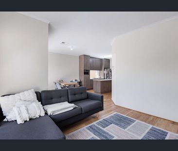 A Stylish, Low-Maintenance Home You’ll Instantly Feel at Home - Photo 1