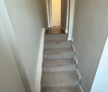 1 Bed Flat, Bury New Road, M7 - Photo 6