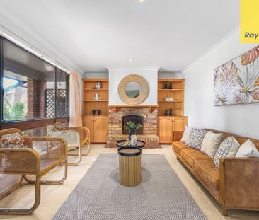 Rare gem in Wentworthville's prestigious 'Dorothy Mount' locale - Photo 2