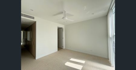 LUXURY GARDEN RESIDENCE IN THE HEART OF NEW FARM! Available Now & Rent Incentives Offered for 12 months + tenancy! - Photo 5