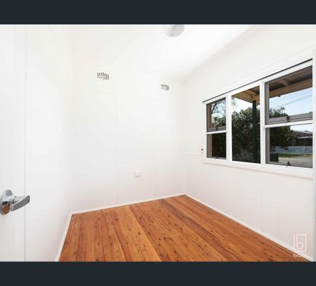 11 Wallis Avenue, Canton Beach, NSW 2263 - Photo 4