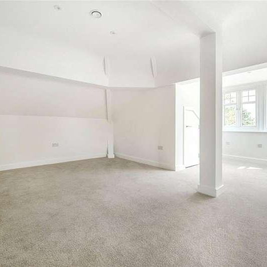 Catteshall Road, Godalming, Surrey, GU7 - Photo 1