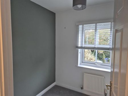 3 bedroom terraced house to rent - Photo 4