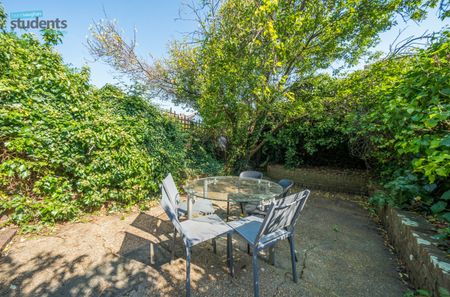 6 bedroom terraced house to rent - Photo 5