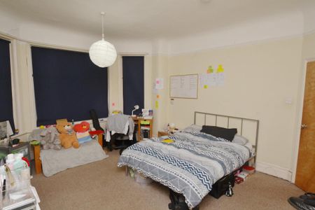 5 bedroom terraced house to rent - Photo 5