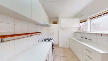 Beautiful House In The Perfect Location! - Photo 4