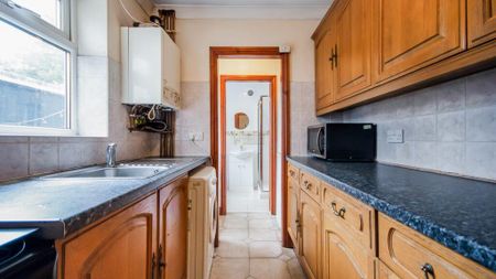 4 bedroom terraced house to rent - Photo 2