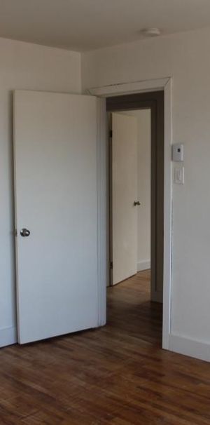 4 ½ à louer – Sainte-Marie (Centre-Sud) – Lumineux, 2 balcons - Photo 1