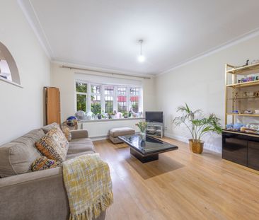 Highlands Road, Barnet, EN5 - Photo 2