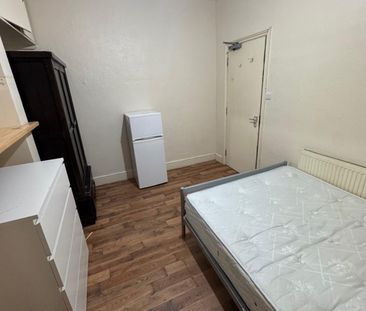 Room in a Shared House, Brenthurst Road, NW10 - Photo 3