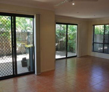 Generous Size and Space. Great courtyard. Capture the Breezes. - Photo 1
