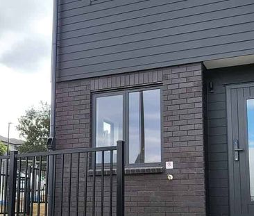 Brand New Modern 3BR Townhouse in Hobsonville - Photo 4