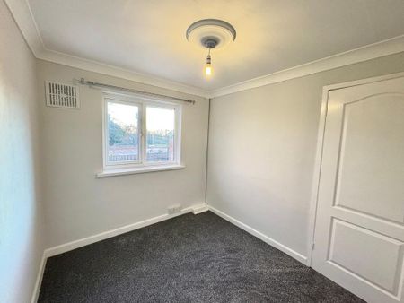 2 bedroom semi-detached house to rent - Photo 2