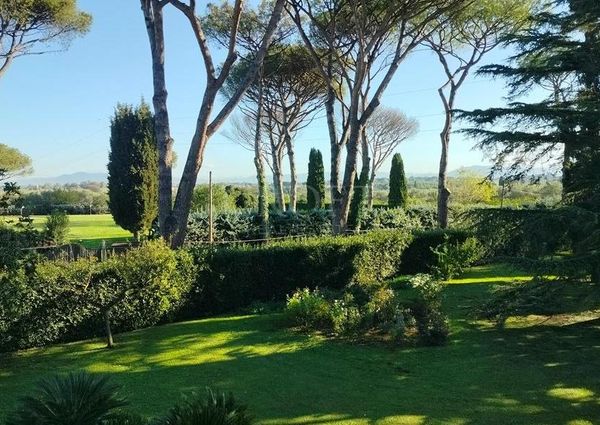 Ardeatina-Divino Amore: Quiet, charming rustic villa, big and well-curated garden, 3 beds, 1 study, 3 baths, living room, kitchen, with terraces , AC and parking space. Ref 2322