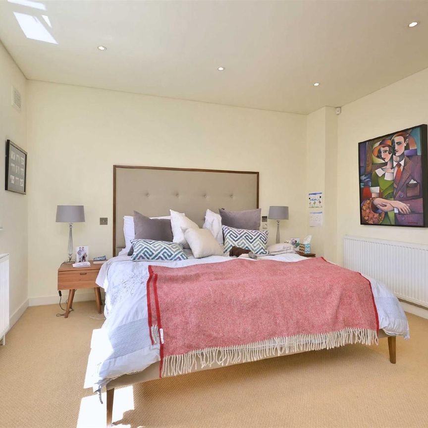 Warwick Avenue, Maida Vale, W9 - Photo 1