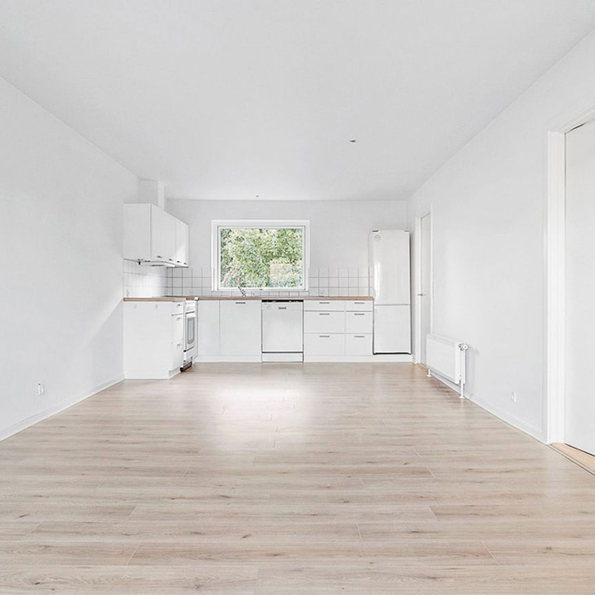 2-værelses Lejlighed på 72 m² i Give - Foto 1