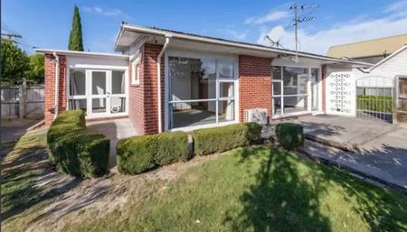 Two bedroom unit with lots of sun - Photo 2