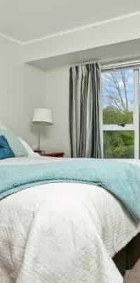 Family house in Unsworth Heights. - Photo 1